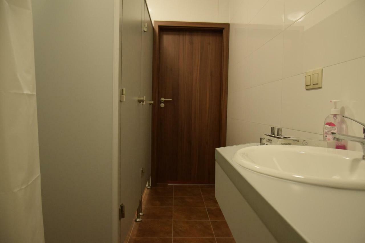 Botanik Hostel Poznan Luaran gambar